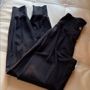 Lululemon Align Jogger 28"
Black